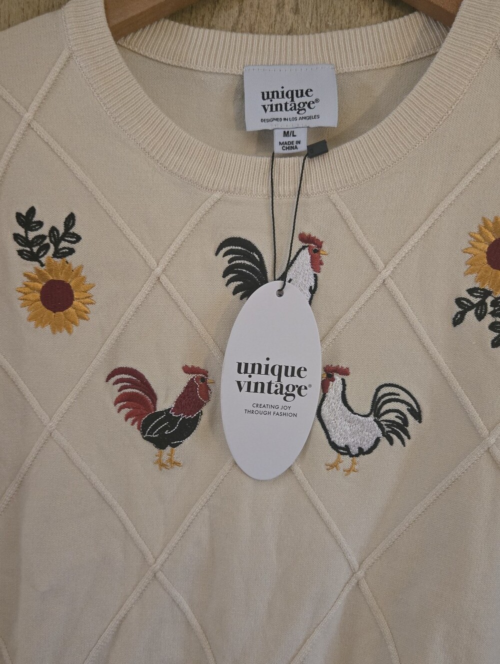 Unique Vintage Embroidered Roosters & Sunflowers Cream Sweater - Picture 3 of 6